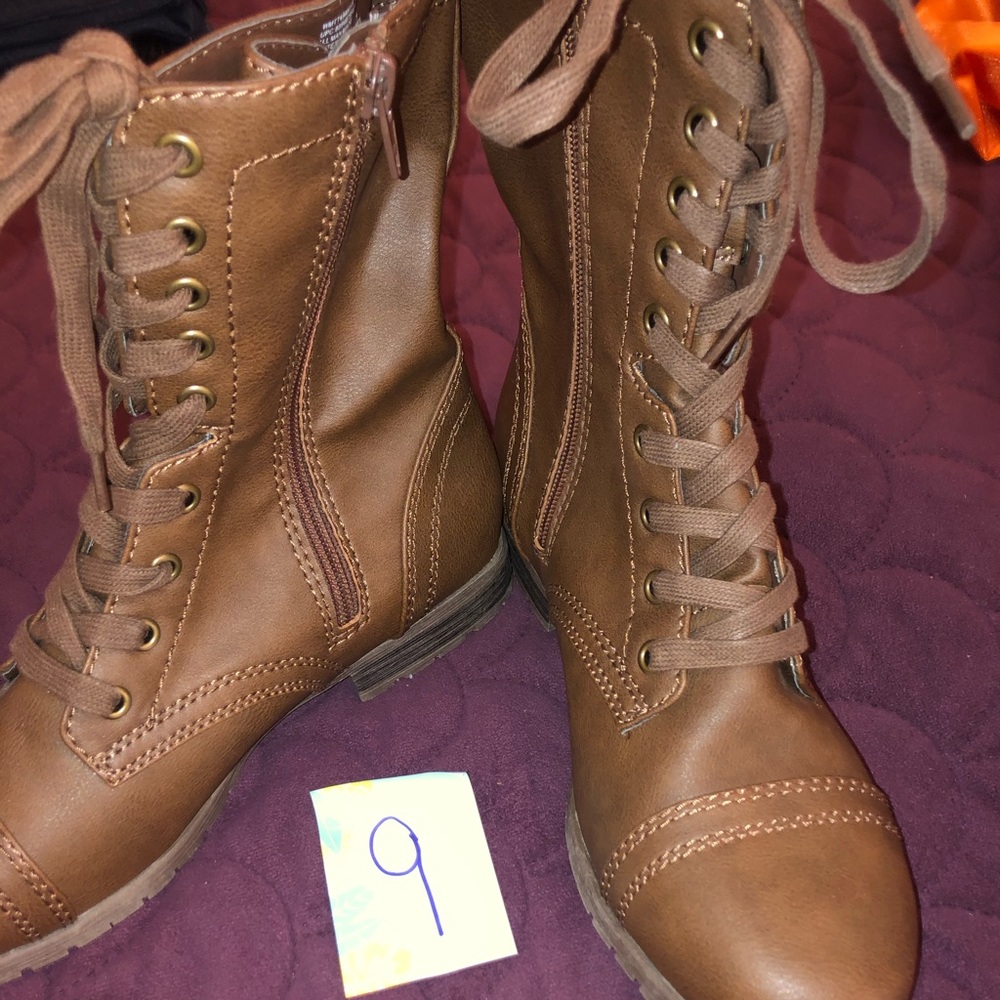 Size 9 Boots